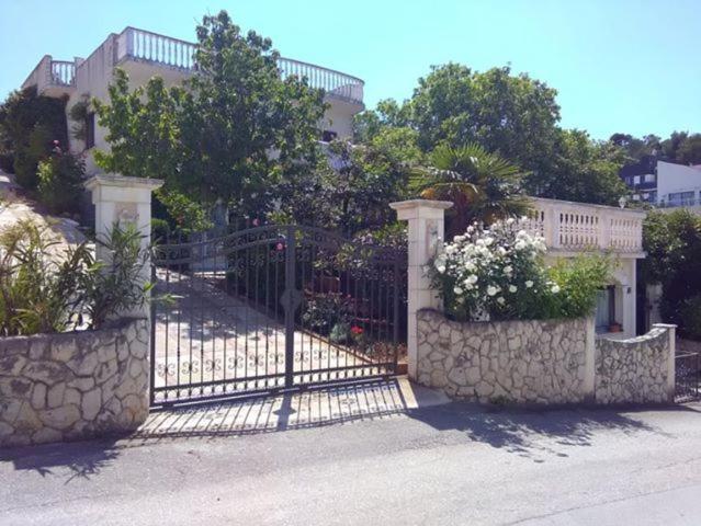Villa Caroline Trogir Exterior photo